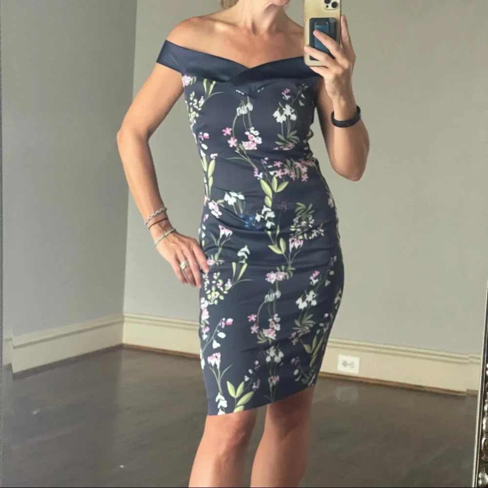 Karen Millen | off shoulder vavavoom pencil dress - Picture 6 of 9